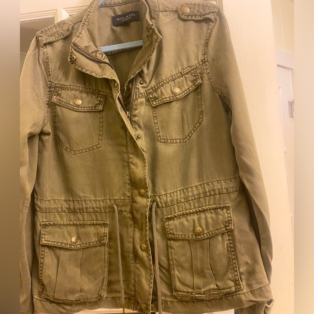Nice laid back jacket good condition great for camping and hiking